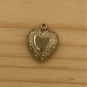 Vintage Gold Heart-Shaped Pendant With Intricate Floral Design